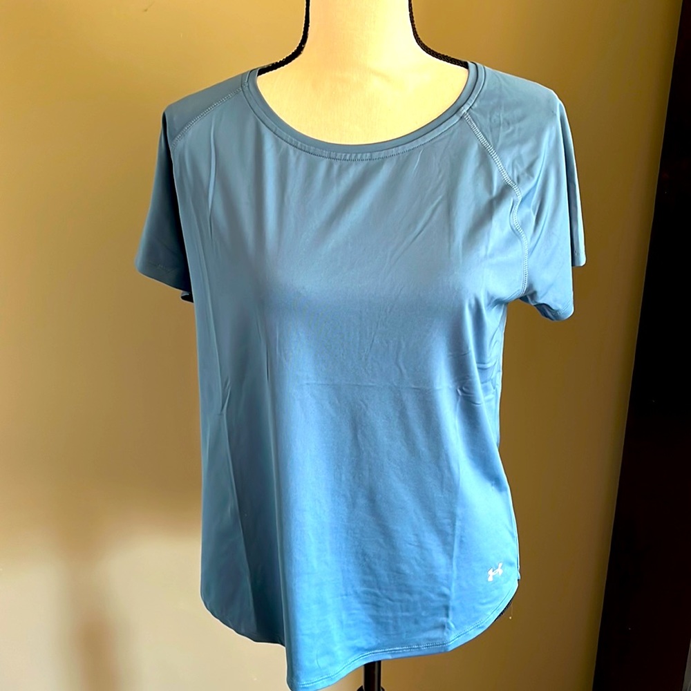 NWOT Under Armour heat gear shirt